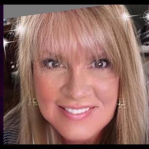 Meet your Posher, Christy